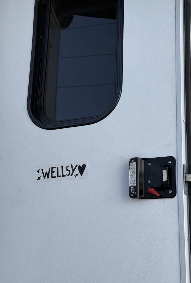 Off Campus Updates tweet media