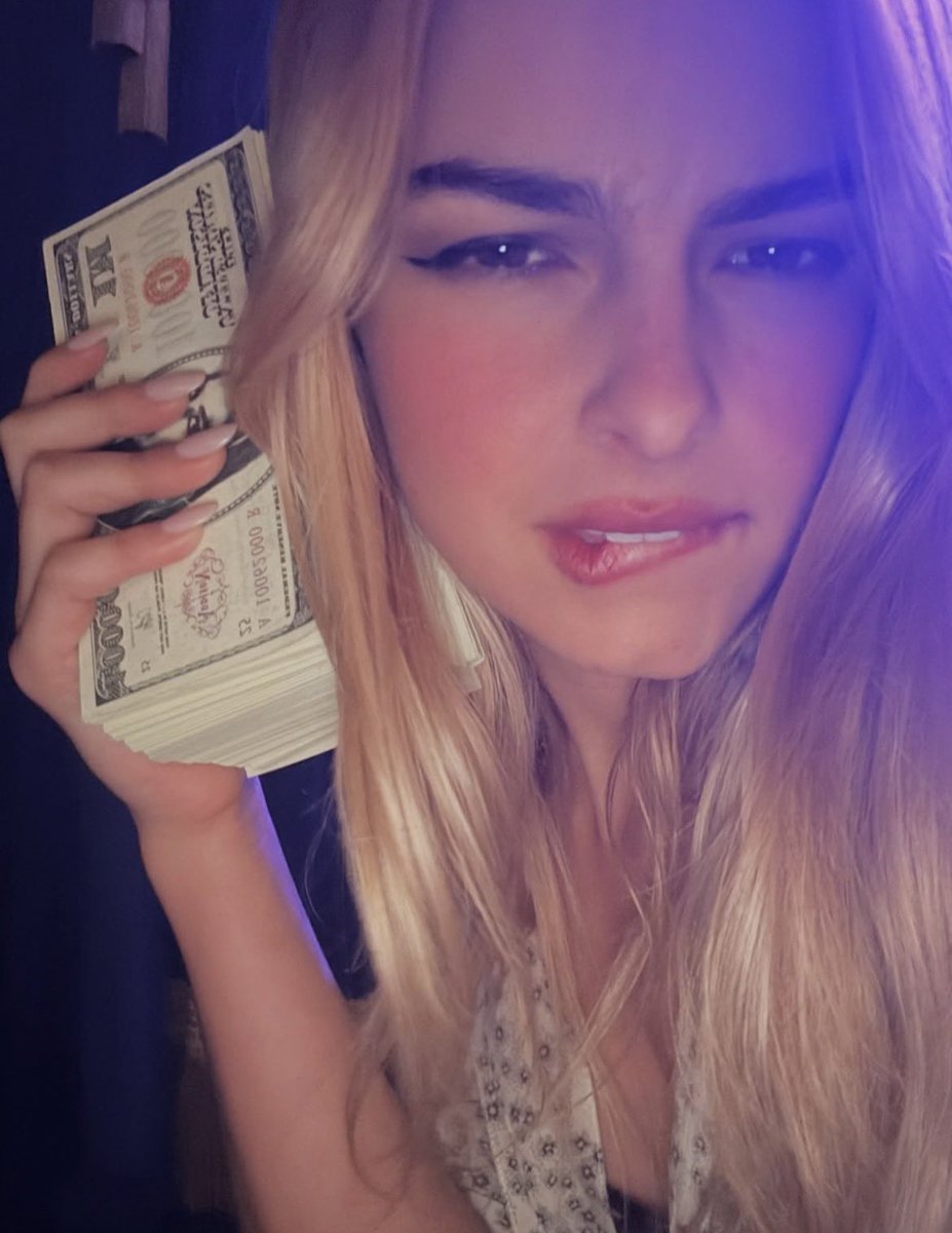 stri_nw's tweet photo. la única popstar que banco 🥰 https://t.co/XFbFtOAkmu