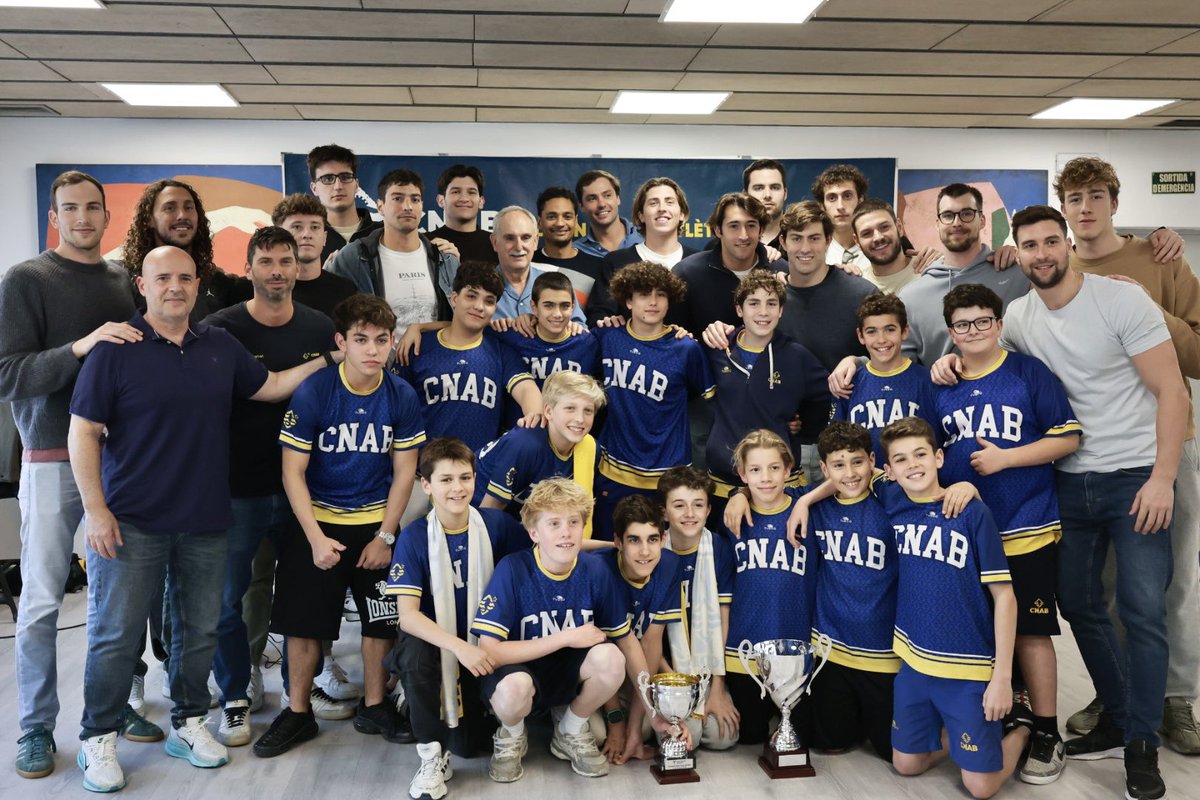 CNAB_oficial's tweet photo. 🏆🤽‍♂️ 𝐂𝐄𝐋𝐄𝐁𝐑𝐄𝐌 𝐋𝐀 𝐂𝐎𝐏𝐀 𝐃𝐄𝐋 𝐑𝐄𝐈 𝐈 𝐋𝐀 𝐌𝐈𝐍𝐈𝐂𝐎𝐏𝐀

Avui hem viscut un acte molt especial a la sala social del Club per celebrar dues grans fites: la Copa del Rei de l’equip absolut masculí i la Minicopa de l’equip infantil 💙💛 https://t.co/P8bjPfPlQg