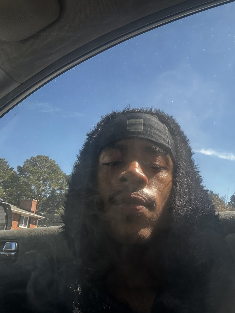 PLJdot's tweet photo. beautiful day inna neighborhood https://t.co/j6n7Q1hgmw