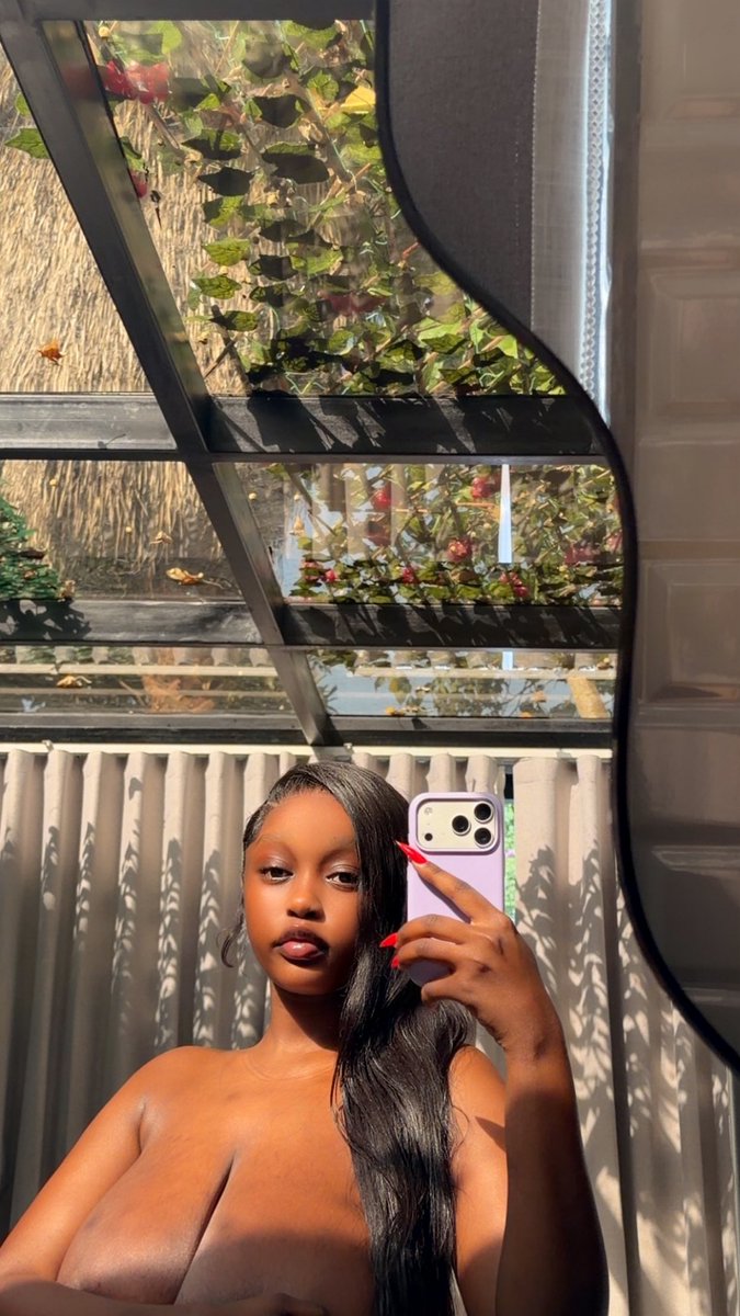 phynseax's tweet photo. Face card lethal 💋 https://t.co/FwkNe58xwK