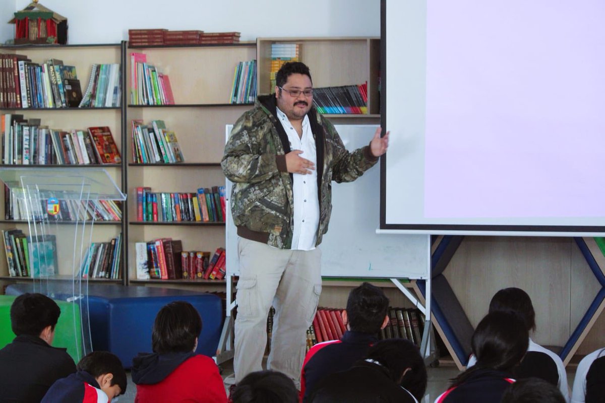 BirongaFilms's tweet photo. Este martes tuvimos la oportunidad de proyectar nuestro documental #ElÚltimoViento en el @liceodeapodaca 🦉con los estudiantes de Séptimo Grado donde reflexionamos sobre la preservación de las lenguas originarias de México. 🇲🇽
Agradecemos la invitación y el reconocimiento. 🏫 https://t.co/CQ236VDosm
