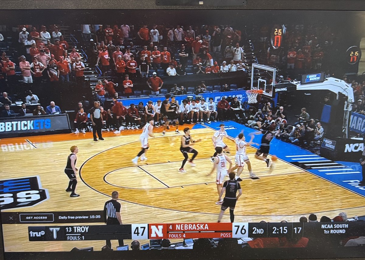 CoachGSnodgrass's tweet photo. This just makes me happy.  Love this team!  🔴#GoBigRed🔴 #HUSKERS https://t.co/7bkOp9T9EP