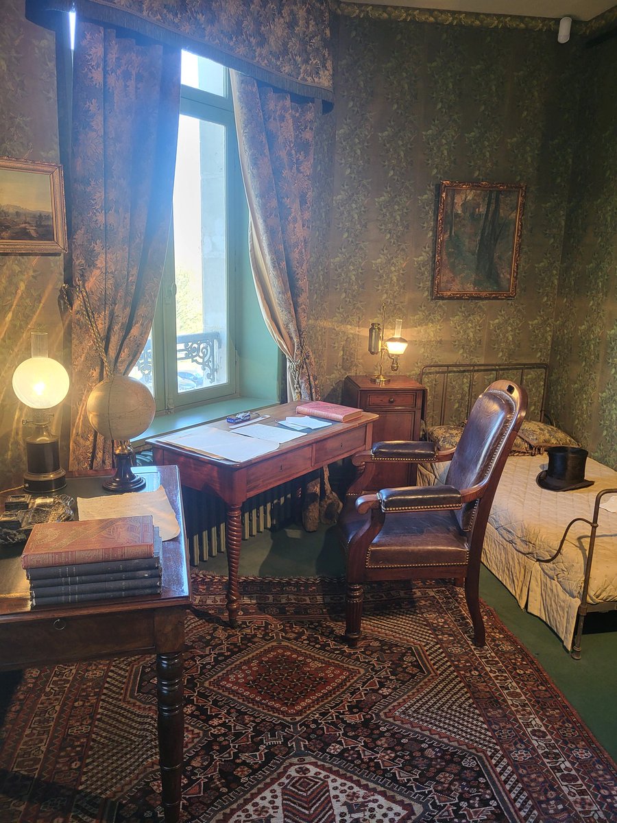 Monsieur Potichat tweet media