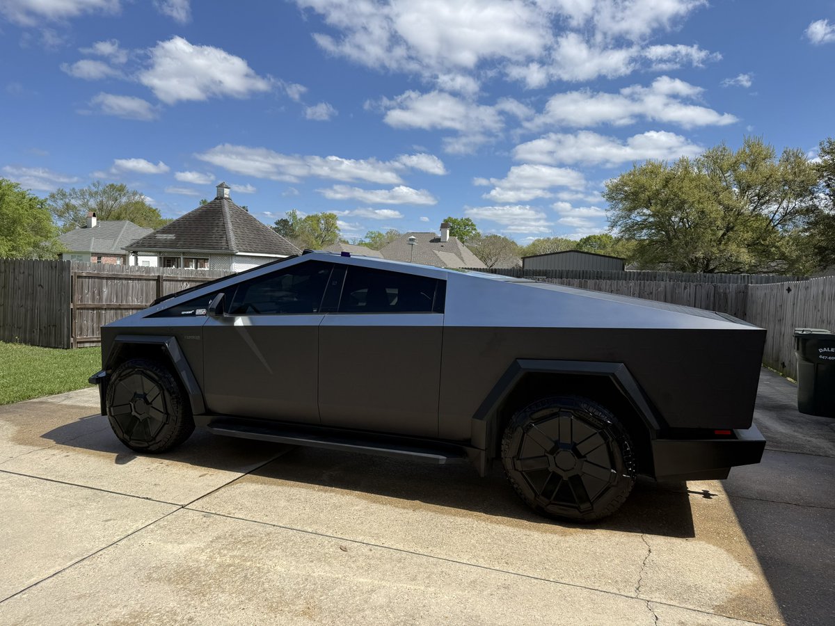 I love Tesla 🔋🚀 tweet media