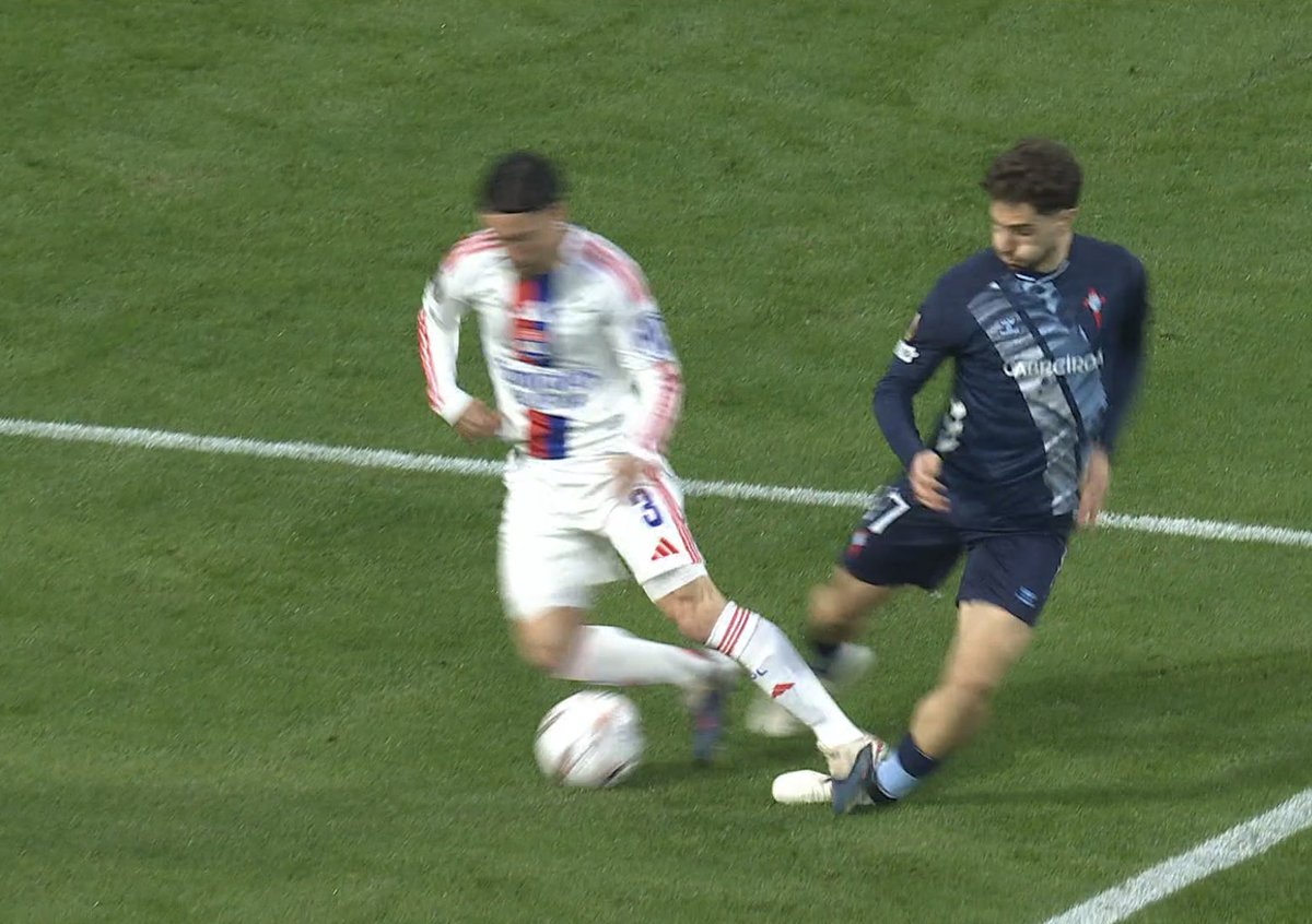 Check VAR Ligue 1 tweet media