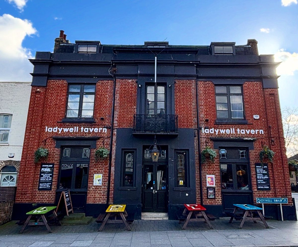 London Pub Map tweet media