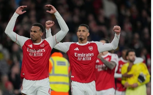 M•O•L•A tweet media