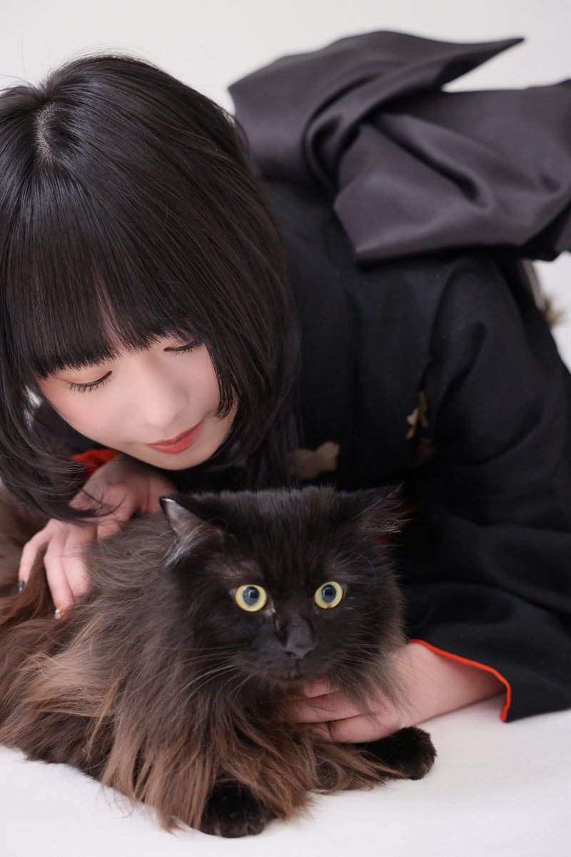 ba42Ma's tweet photo. お猫様と推し様を愛しておりますういです！
甘い系のお酒(特にカシオレ)が好きです🍊 https://t.co/Rakpmdpd8M