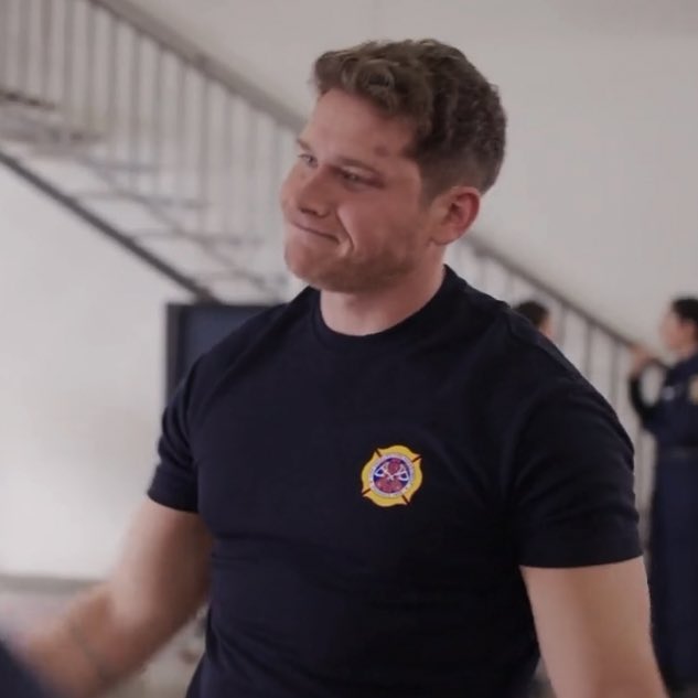 leo joy / sam / ev 🦝🧸🐶 buck foot tweet media