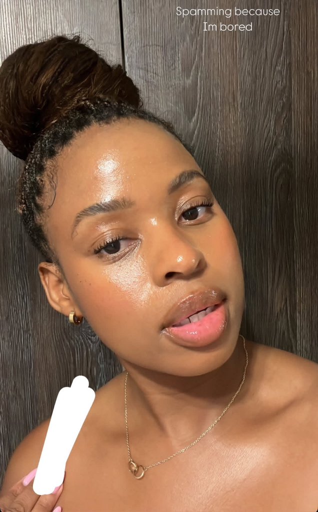 sinovuyomondliwa tweet media