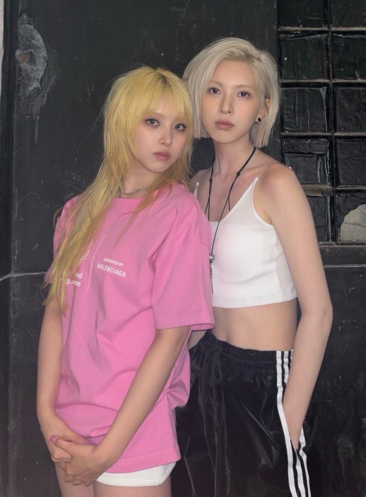 hourly nmixx tweet media