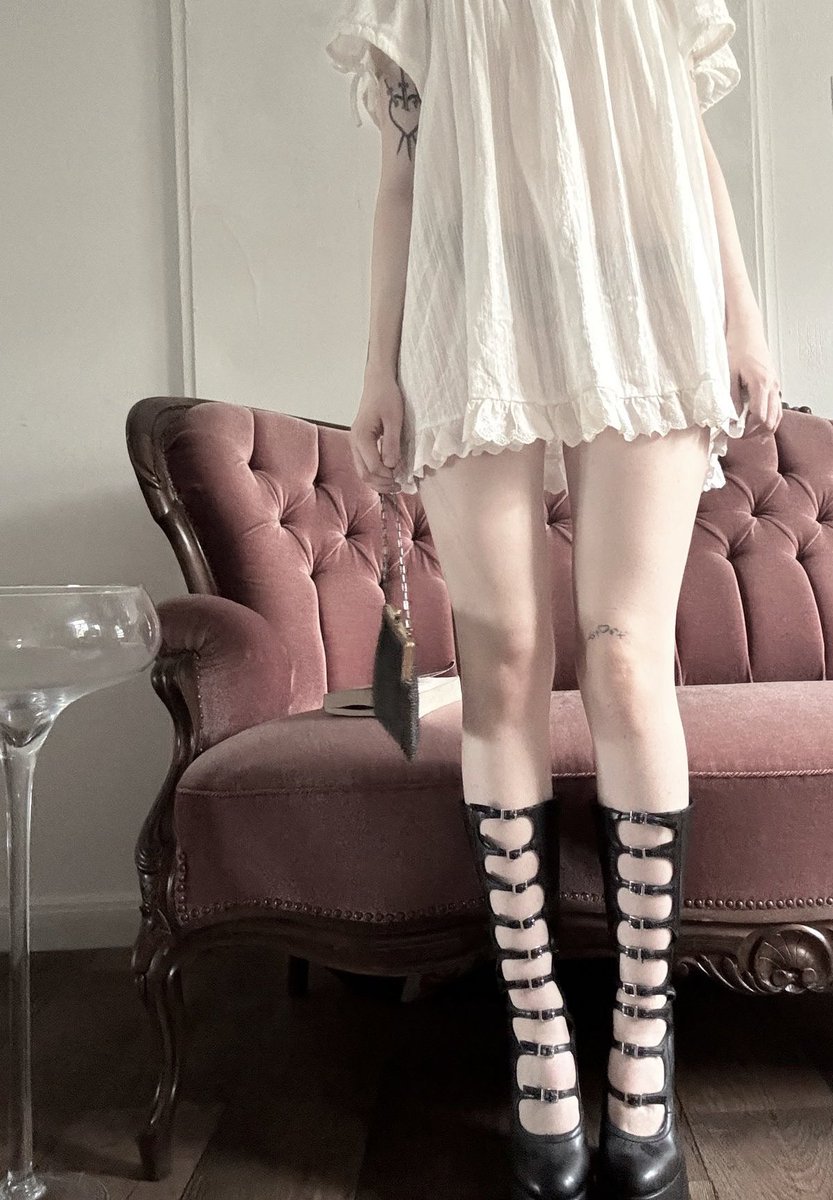 ella ᰔᩚ tweet media