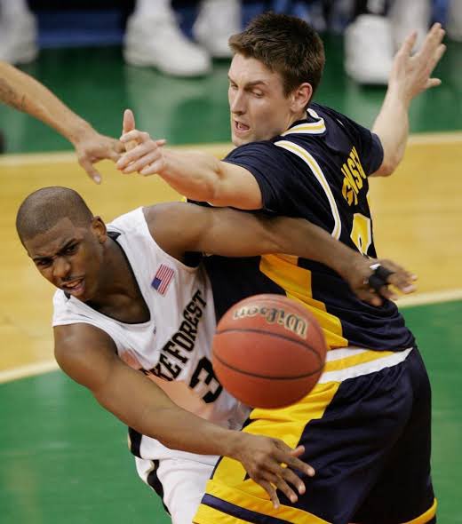 WVUniforms304 tweet media