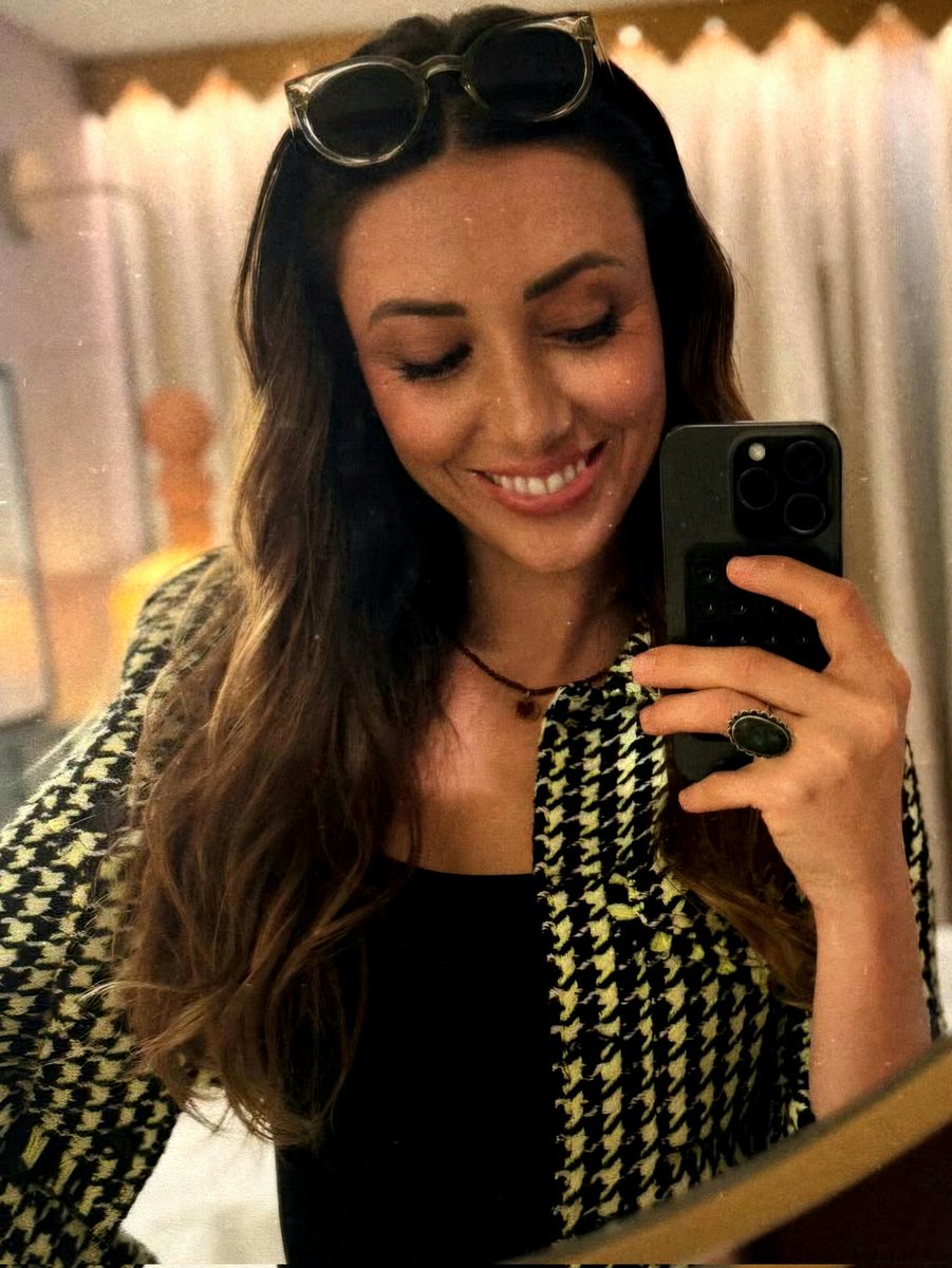 Animatrices & Célébrités 🇫🇷 tweet media