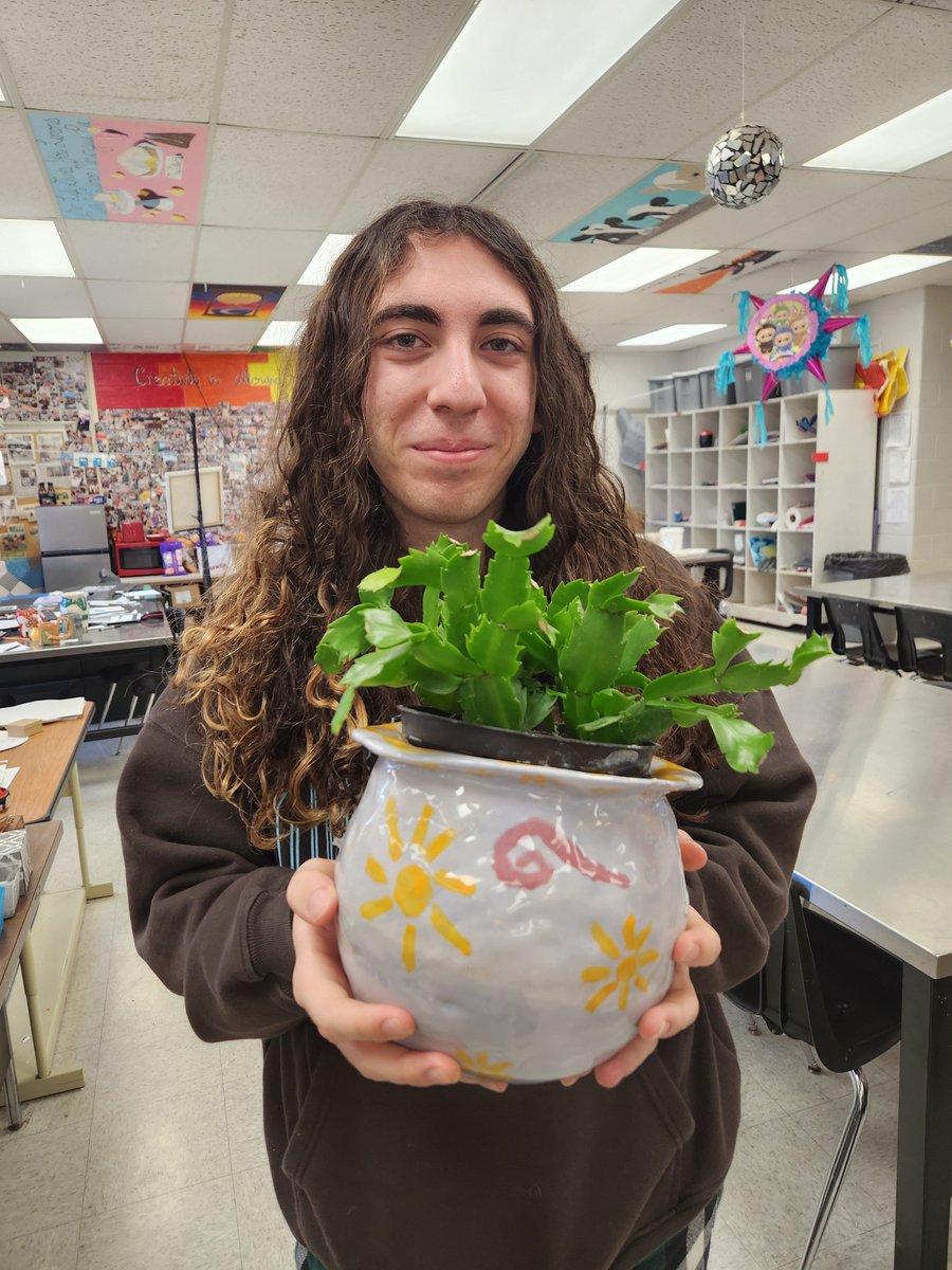 OHHS Art tweet media