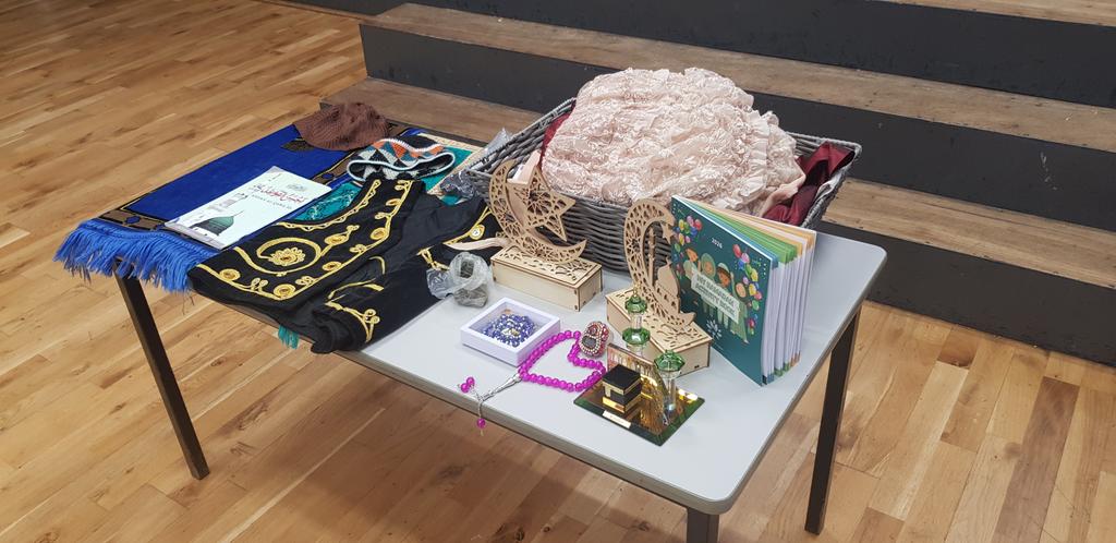 canon_burrows's tweet photo. We would like to wish all our  families celebrating Eid a happy and prosperous  time.  We enjoyed learning all about the festival during our whole school worship led by the children and staff members #cbvalues #eidmubarak https://t.co/qy38FtVJLF