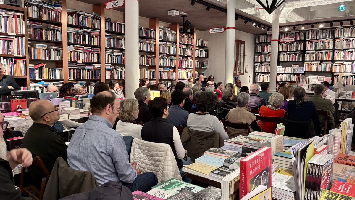 Llibreria Finestres tweet media