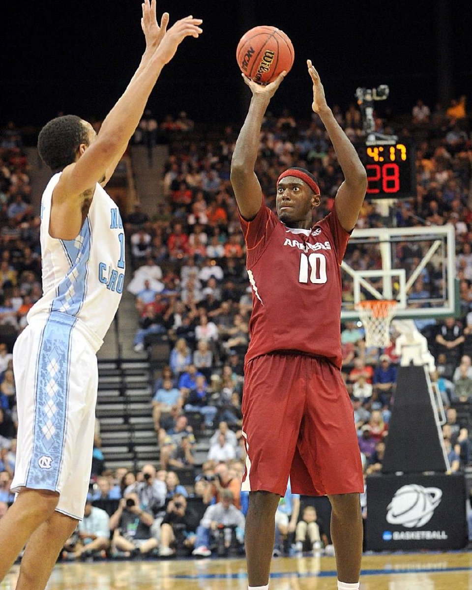 BobbyPortisFdn's tweet photo. Throwback to #MarchMadness 2015 with the Arkansas Razorbacks! 🤩🏀

Good luck to @RazorbackMBB this year! 

@BPortistime https://t.co/ertibiNyCE