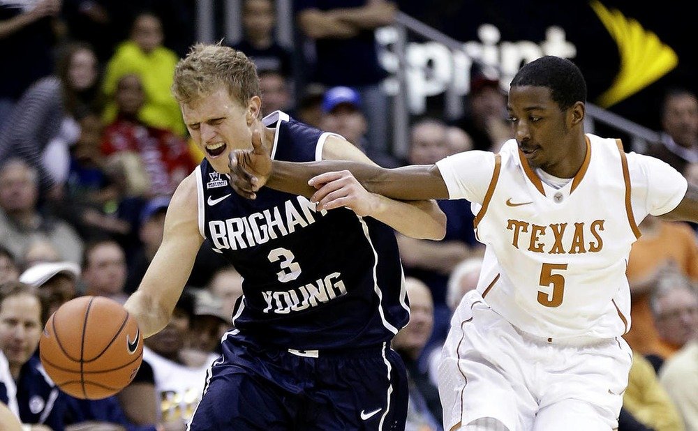 BYU Uniform Tracker tweet media