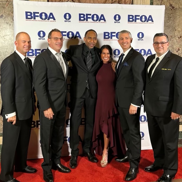TVB_Intel's tweet photo. Still reeling from the @BroadcastersFDN  #BFOAGala

TVB's own @AllersBrian, Brian Wexler, Trisha Ripperger, Brad Seitter, and Cordie DePascale had a fabulous time celebrating the honorees and all the great work the Broadcasters Foundation does. https://t.co/OAzeWIiWaF