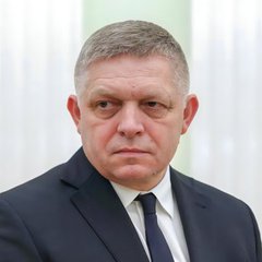 свет tweet media