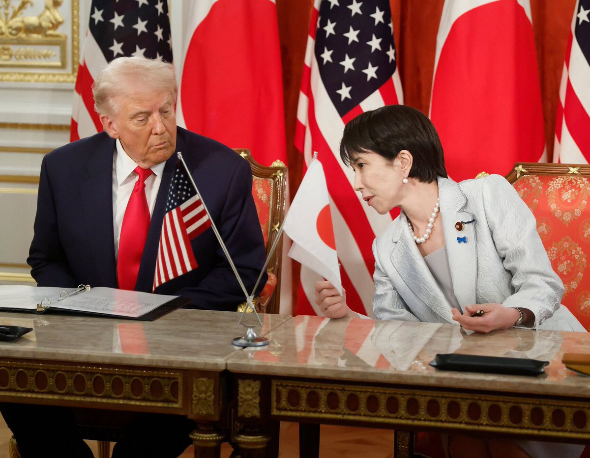 𝐃𝐚𝐫𝐤 𝐇𝐚𝐢𝐫𝐞𝐝 tweet media