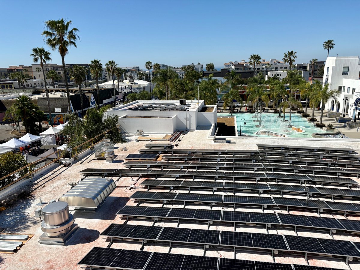 CityofOceanside's tweet image. The #Oceanside Civic Center solar project is underway, with panels installed atop City Hall and Library. The City's Navigation Ctr solar is complete &amp;amp; operating. More installations are planned at the Harbor, El Corazon Sr Center, and Weese Water Plant. bit.ly/sustainable-Oc…