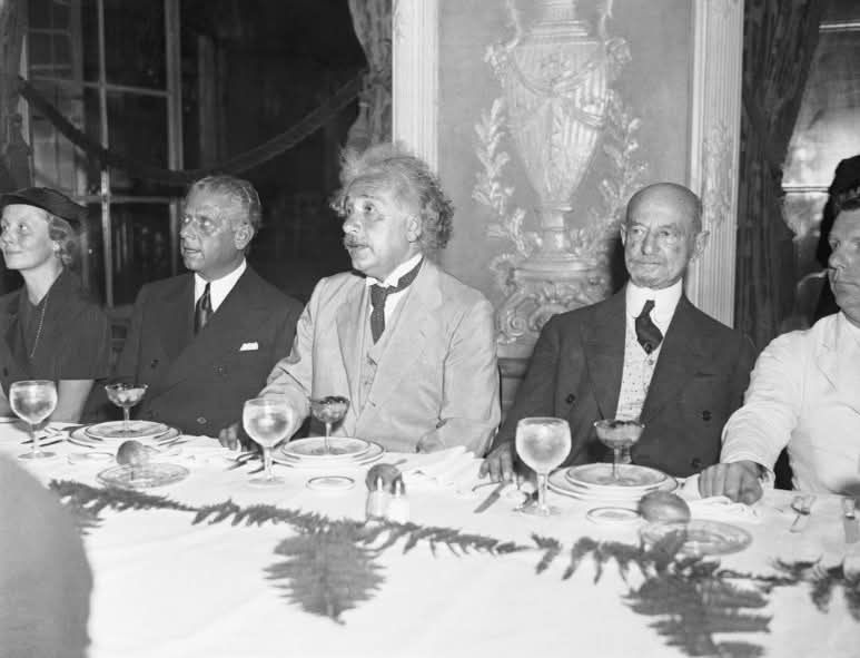 Black Hole tweet media