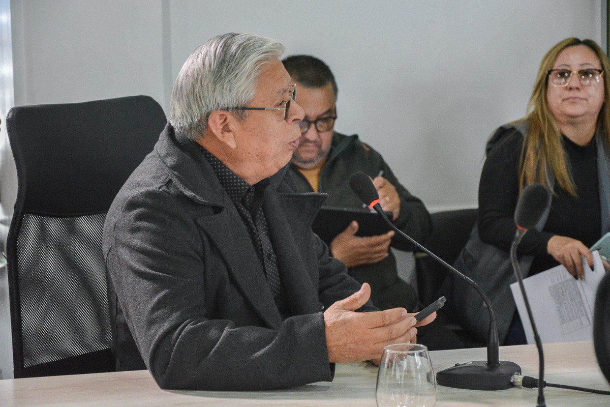 Laura Avila tweet media