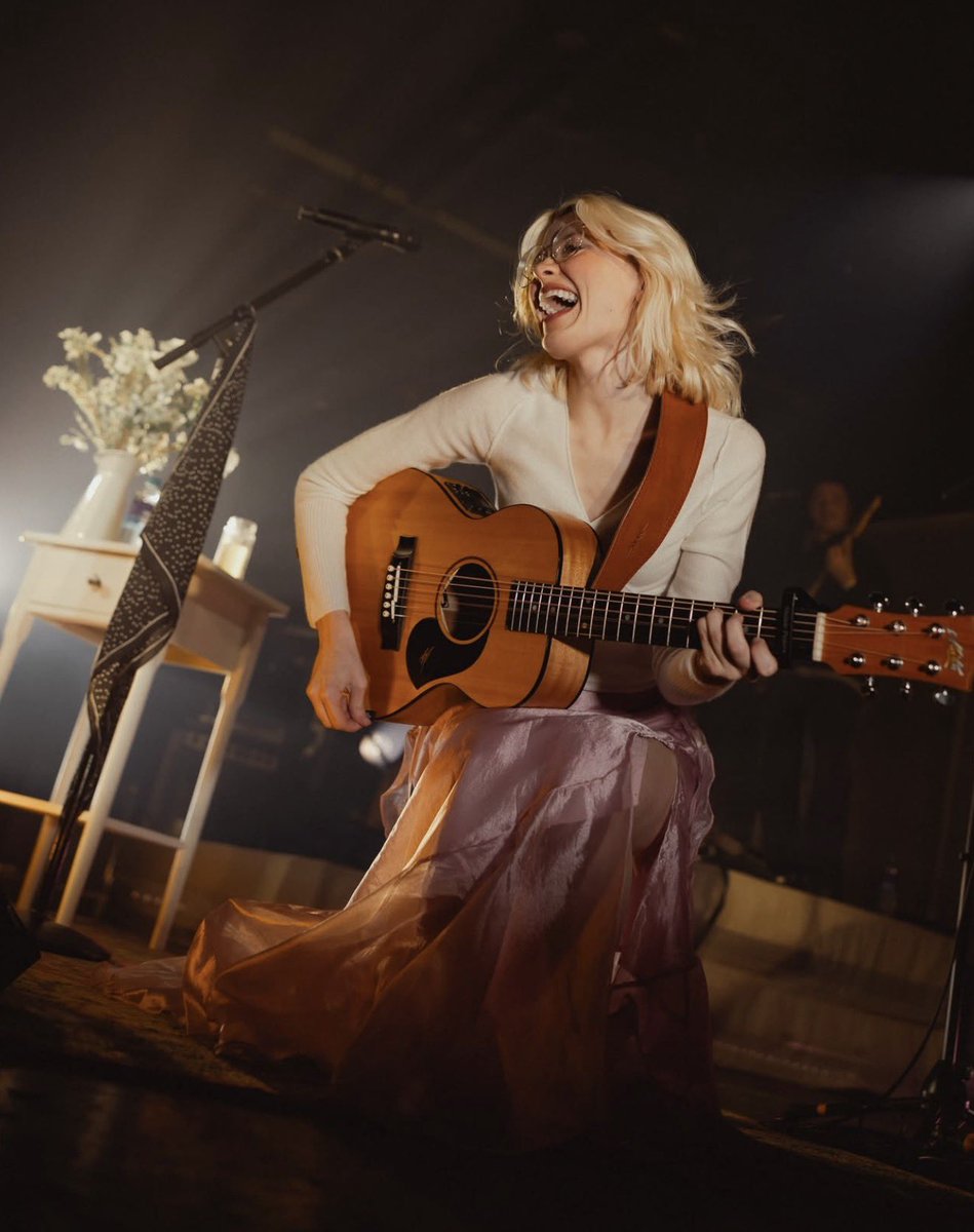 ℒ𝒾𝓃𝒶 tweet media