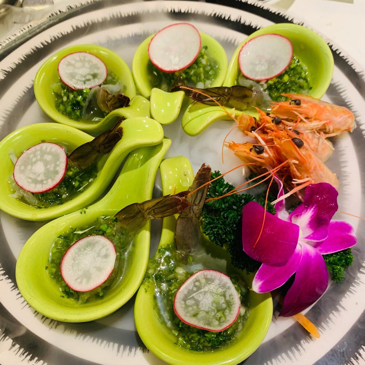 miss.menses tweet media