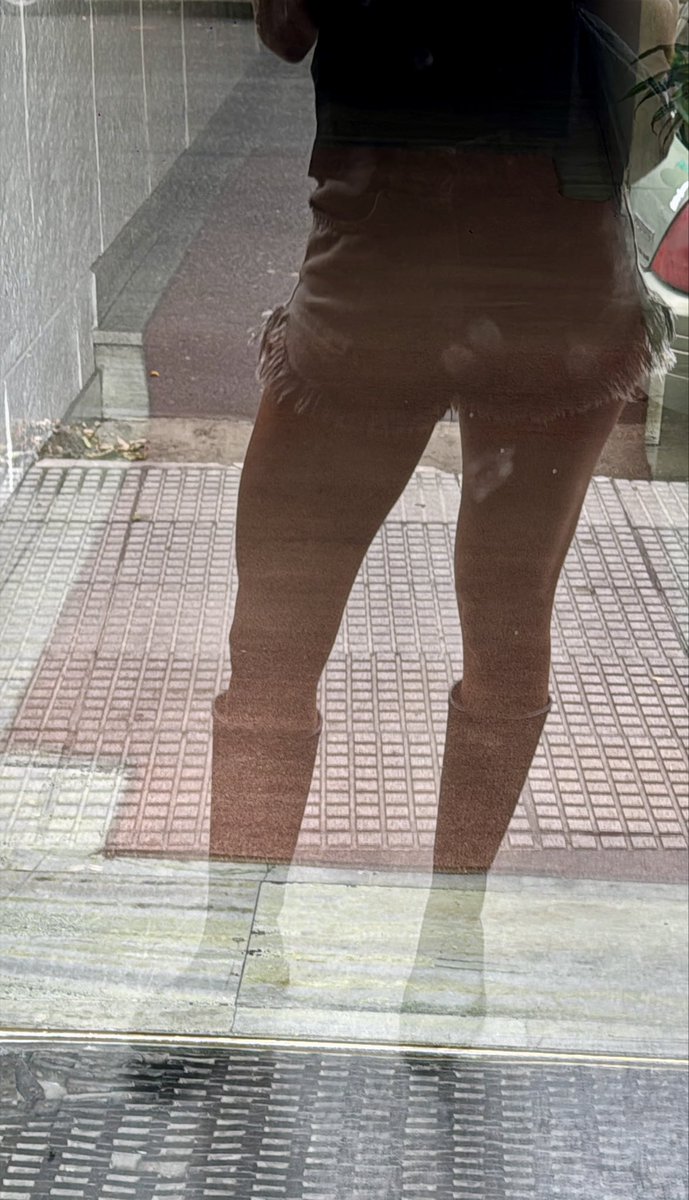 florr_mc's tweet photo. Cuando llueve y te pones lo que se te canta el ogt https://t.co/V10Tbg4S28