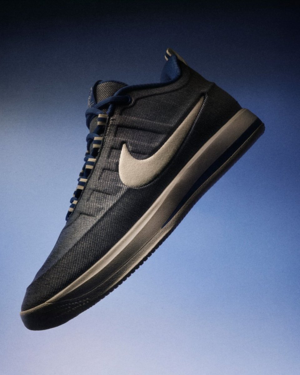 Foot Locker tweet media