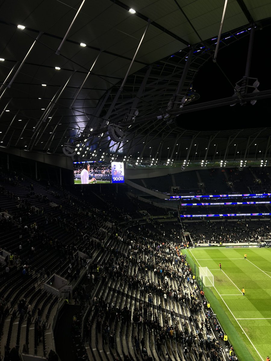 chloe🦋 tweet media