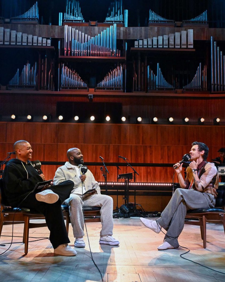 Treat Harry With Kindness💋🪩 tweet media