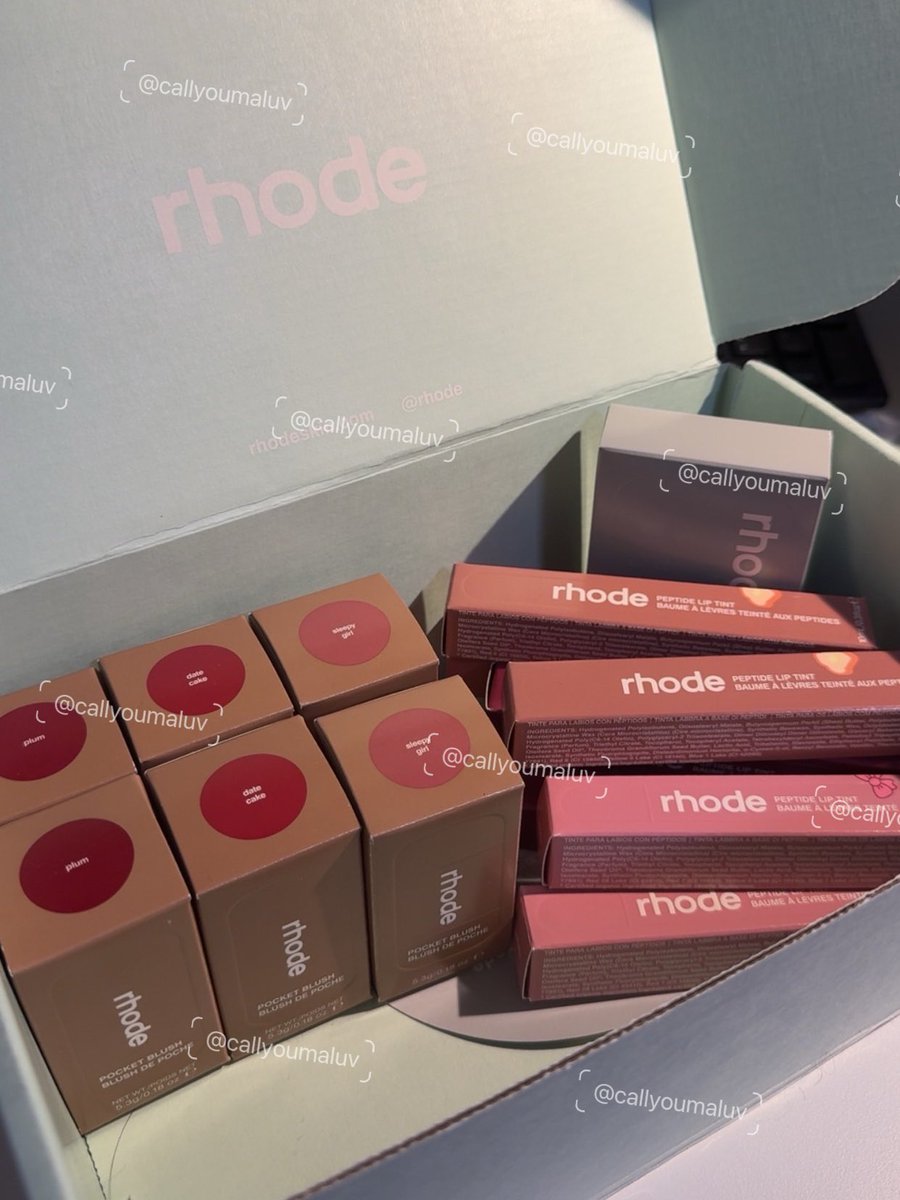 callyoumaluv's tweet photo. rhode ( พร้อมส่ง ) free shipping 📦

🩰 rhode peptide lip tint ( salty tan, toast, raspberry, ribbon )
890.-

🎀 rhode pocket blush ( date cake, plum, sleepy girl )
1190.- 

#rhodethailand #หิ้วเมกา #พรีออเดอร์อเมริกา  #รับหิ้วเมกา #พรีrhode #พรีเมกา  #พรีออเดอร์ #sephorath https://t.co/zI7YZLdDCV