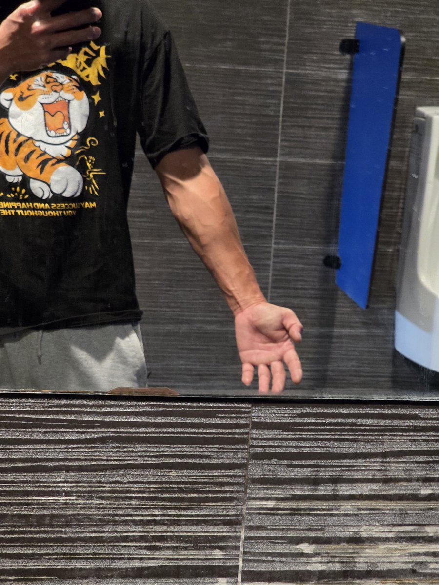 人間失控 tweet media