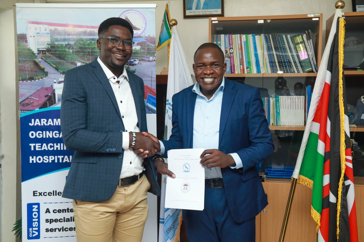 InfoJOOTRH's tweet image. JOOTRH signs recognition deal with KNUMLO, securing lab staff welfare after its shift to parastatal status. The pact strengthens dialogue, representation &amp;amp; career growth for lab officers. Union lauds proactive leadership. #Healthcare #LabServices #UHC 2/2