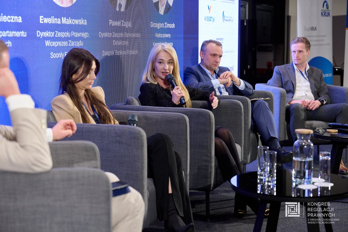 soonlyfinance's tweet photo. 🤝 Prawo zmienia rynek – dlatego warto o nim rozmawiać

📌 Ewelina Makowska, wiceprezes zarządu i dyrektor Zespołu Prawnego #SoonlyFinance, wzięła udział w panelu podczas Kongres Regulacji Prawnych z obszaru zarządzania wierzytelnościami, organizowanego przez Związek Przedsiębiorstw Finansowych w Polsce.

💡 Temat dyskusji? Zmiany w ustawie o kredycie konsumenckim i sankcja kredytu darmowego – czyli przepisy, które mają bardzo konkretne przełożenie na codzienne funkcjonowanie rynku finansowego. Rozmowa była o praktyce: jak interpretować regulacje, gdzie pojawiają się wątpliwości i co to oznacza dla firm w najbliższym horyzoncie.

🎙️ W panelu udział wzięli również:
• Katarzyna Konieczna – dyrektor Departamentu Sporów Sądowych, RK Legal
• Paweł Zagaj – dyrektor Zespołu Bankowości Detalicznej, Związek Banków Polskich
• Grzegorz Zimoch – radca prawny, Kancelaria Prawna Akcil i Wspólnicy
Moderator: Marcin Czugan – prezes zarządu, ZPF
 
#KongresRegulacjiPrawnych #Finanse #Prawo #KredytKonsumencki #SKD #Regulacje #FinTech #ZPF #RynekFinansowy