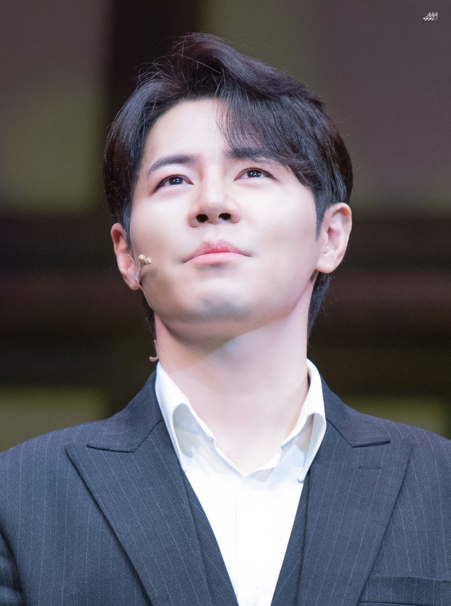 roemf_pic's tweet photo. 크롭 ver.

이규형 https://t.co/kwfl0a8wCI