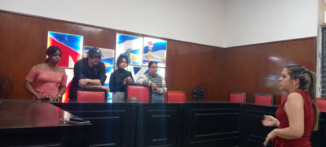 Con alegría recibimos a los estudiantes de cuarto año de la carrera de Derecho @ucf  preubicados    en nuestros tribunales. Son nuestro presente y futuro. Bienvenidosss