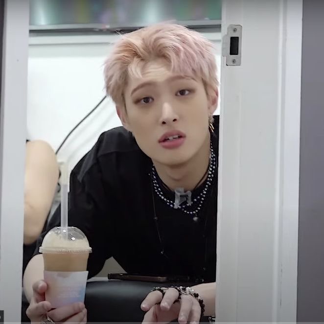 Computer tweet media