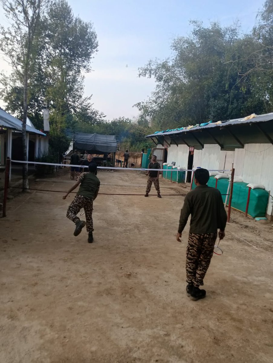 2Diphu's tweet image. "Unwinding after duty! Jawans of 20 Bn CRPF, relieve their stress by playing indoor&amp;amp; outdoor games in the evening. Fitness &amp;amp; fun, a winning combo! #CRPF #StressRelief #JawansInAction #FitnessAndFun"
