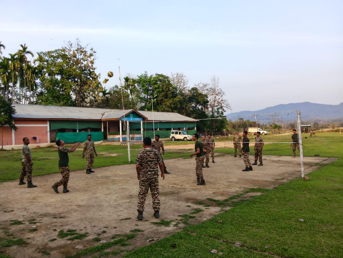 2Diphu's tweet image. "Unwinding after duty! Jawans of 20 Bn CRPF, relieve their stress by playing indoor&amp;amp; outdoor games in the evening. Fitness &amp;amp; fun, a winning combo! #CRPF #StressRelief #JawansInAction #FitnessAndFun"