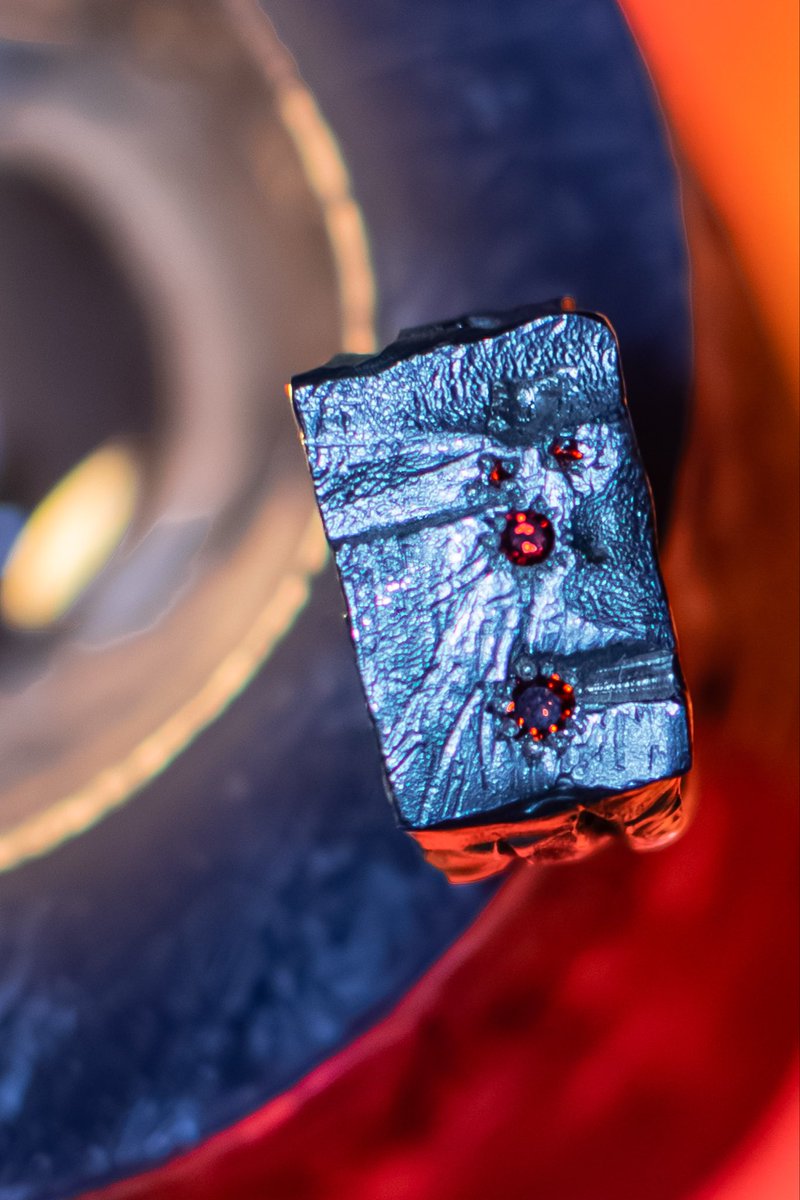 ТАСАМА неідеальна ювелірна крамничка tweet media