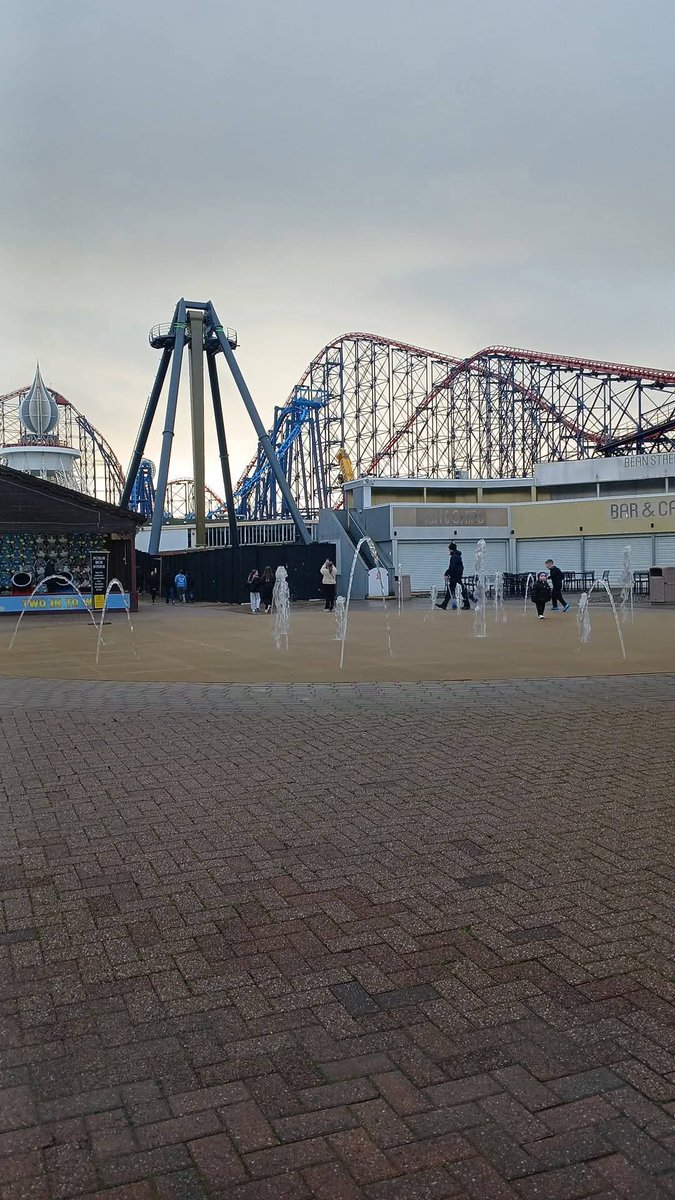 CoasterPilot🎢✈️ tweet media