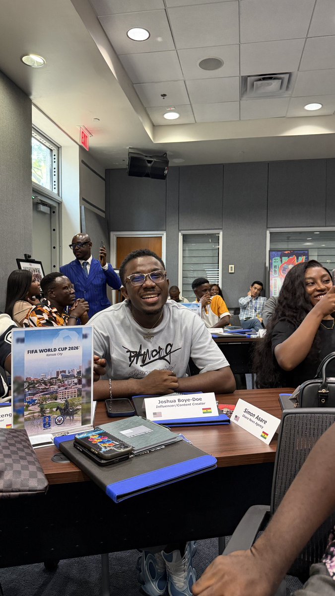 Peace Ighodaro💛 tweet media