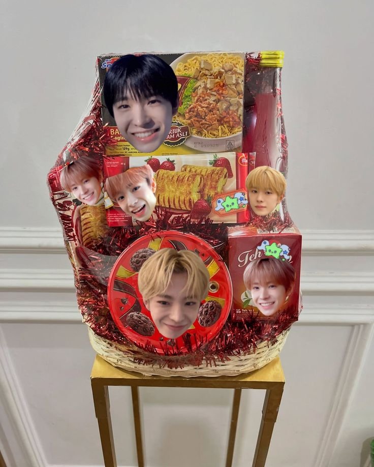 𝕐𝕌𝕊ℍ𝕀 tweet media