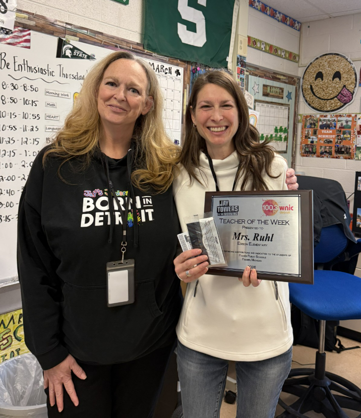 100.3 WNIC tweet media